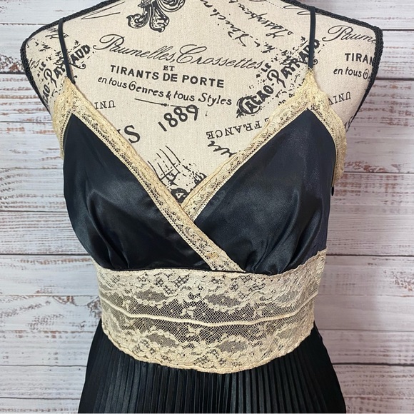 🚫SOLD🚫 Betsey Johnson Rare HTF Vintage 90s Slip Dress - Picture 11 of 11